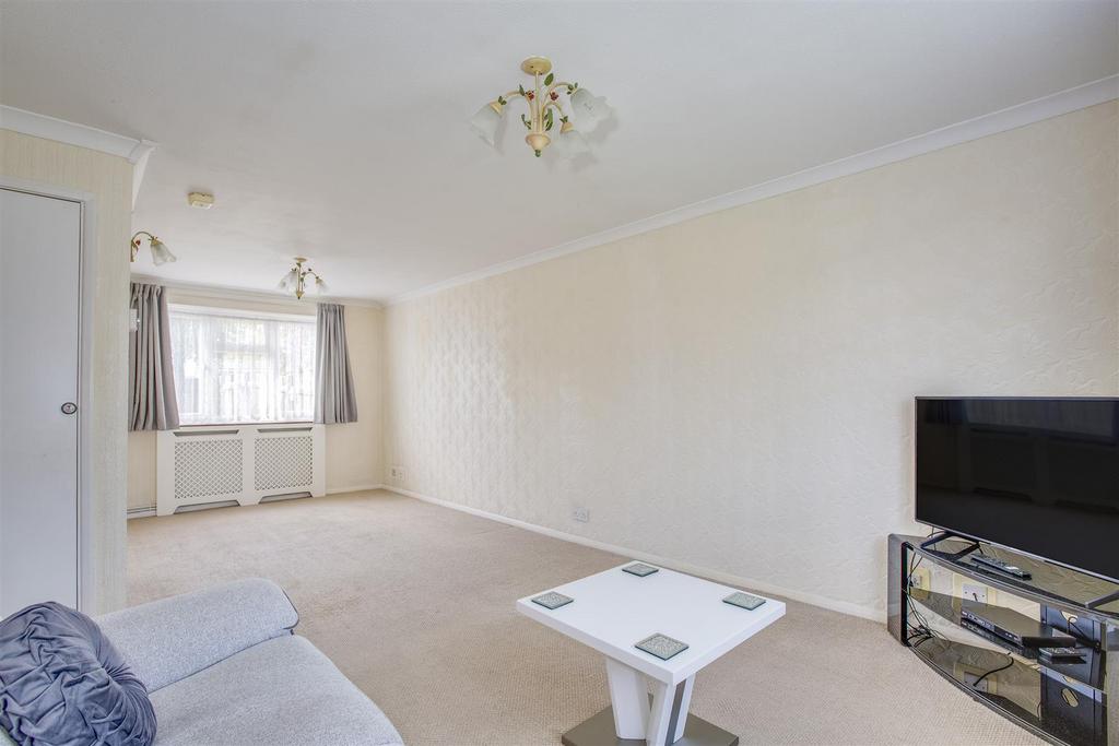 32 Ash Road, HP12 4 SW-12.jpg