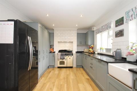 4 bedroom semi-detached house for sale, Fernleigh Rise, Ditton, Aylesford