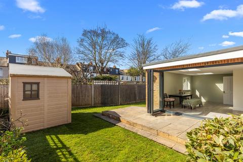 71 Chestnut Road, London, SW20 8ED