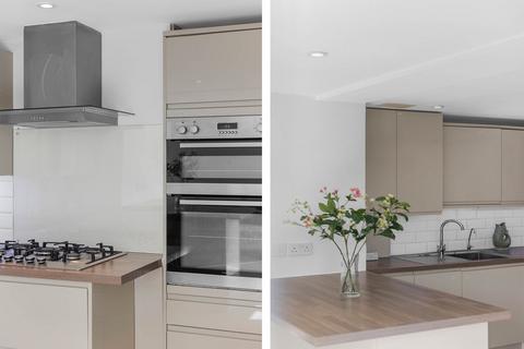 71 Chestnut Road, London, SW20 8ED