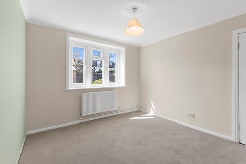 71 Chestnut Road, London, SW20 8ED