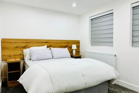 2 bedroom maisonette to rent, London E13