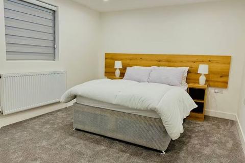 2 bedroom maisonette to rent, London E13