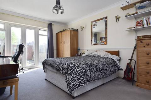 35 Brunswick Square, Herne Bay, CT6 5QE
