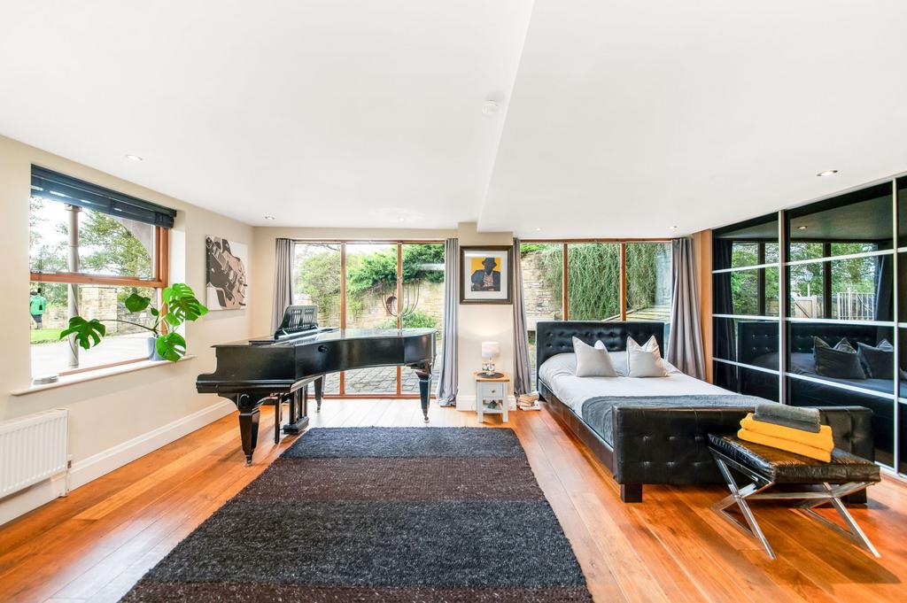 Bedroom four / music room