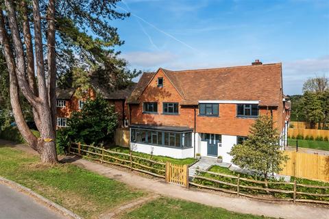 Fir Tree Lodge Fir Tree Road, Leatherhead, KT22 8RF