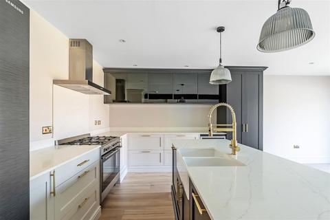 Fir Tree Lodge Fir Tree Road, Leatherhead, KT22 8RF