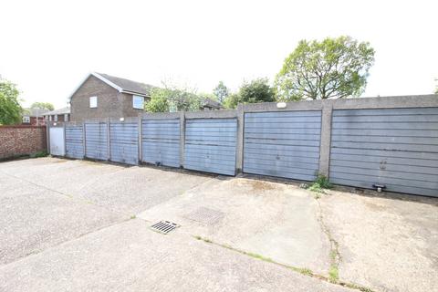 3 Handside Close, Worcester Park, KT4 8QG
