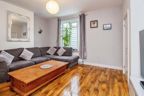 28 Barnfield, Stoke-on-trent, ST4 5JE