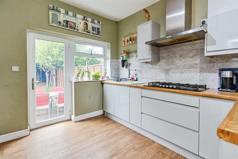 28 Barnfield, Stoke-on-trent, ST4 5JE