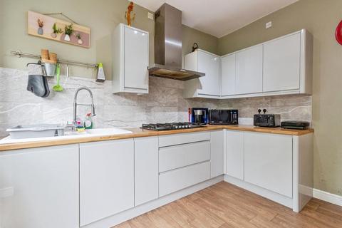 28 Barnfield, Stoke-on-trent, ST4 5JE