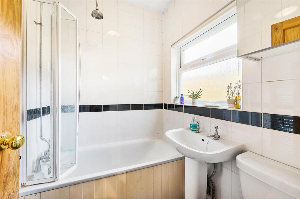 James Anderson - Alexandra Road London  SW14 8 DN 2