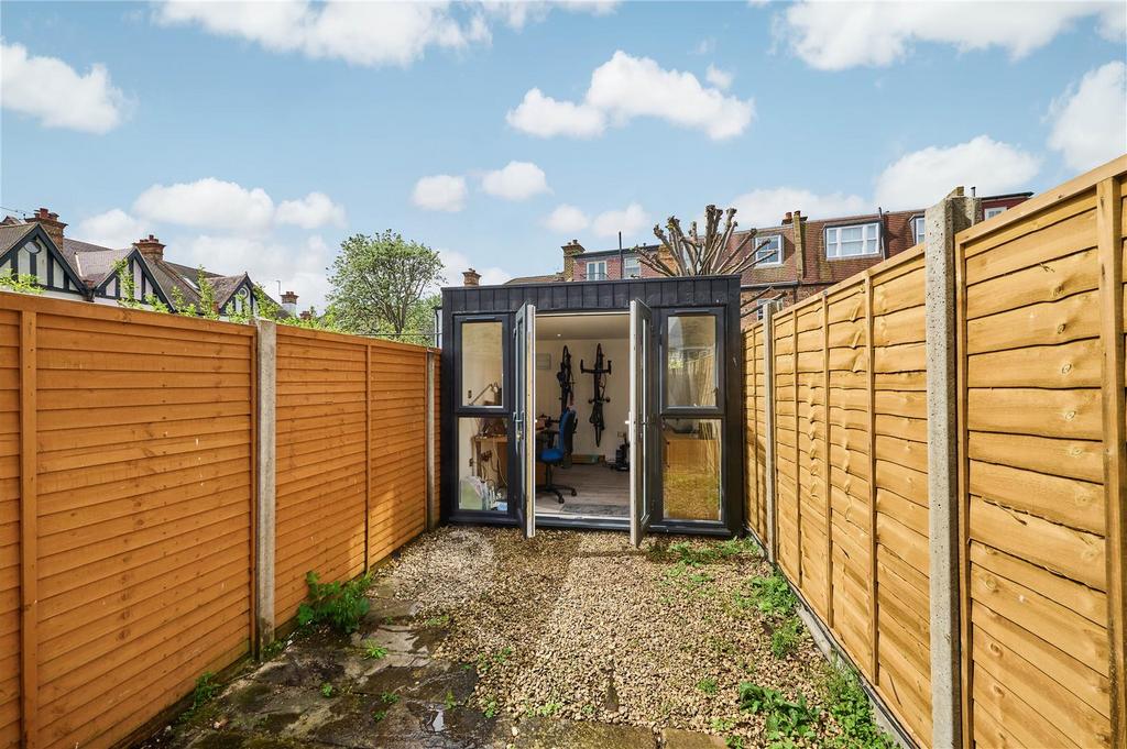 James Anderson - Alexandra Road London  SW14 8 DN 1
