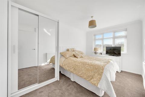 18 Lumley Close, Belvedere, DA17 6NR