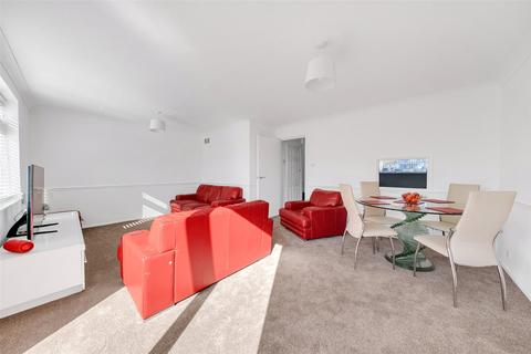 18 Lumley Close, Belvedere, DA17 6NR