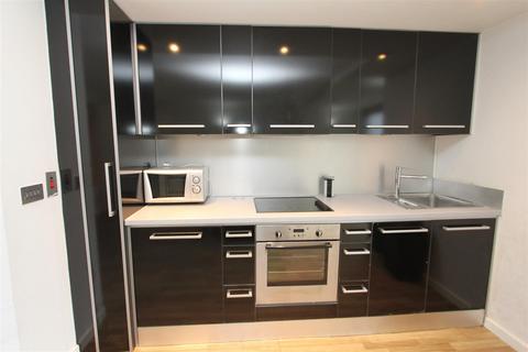 2 bedroom flat to rent, West Point, Wellington Street