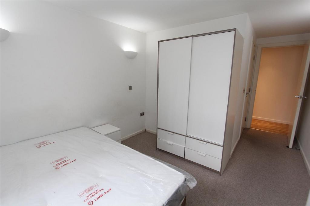 Bed2.JPG