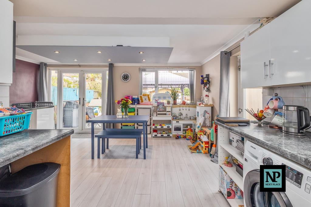 Kitchen Dining room