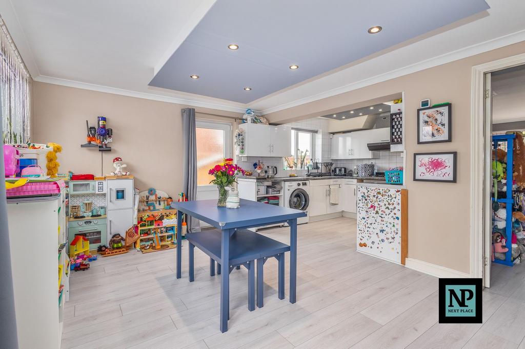 Kitchen Dining room