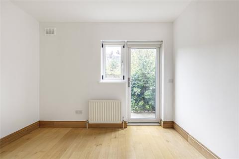 27 Althea Street, London, SW6 2RX