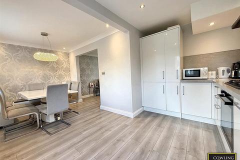 3 bedroom terraced house for sale, Bridge Road, Wickford