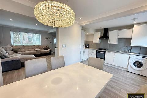 3 bedroom terraced house for sale, Bridge Road, Wickford