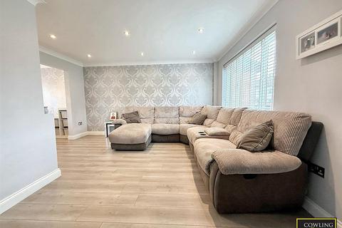 3 bedroom terraced house for sale, Bridge Road, Wickford