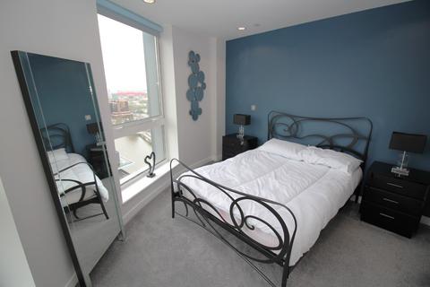 3 bedroom flat for sale, The Heart, Media City M50 2TH