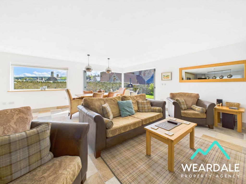 Living/Dining Area