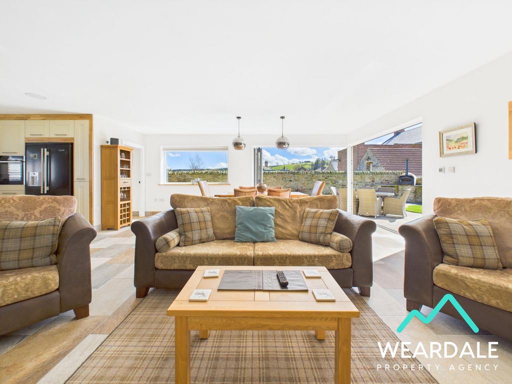 Living/Dining Area