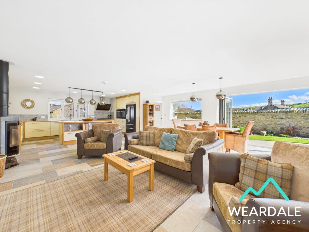 Living/Dining Area
