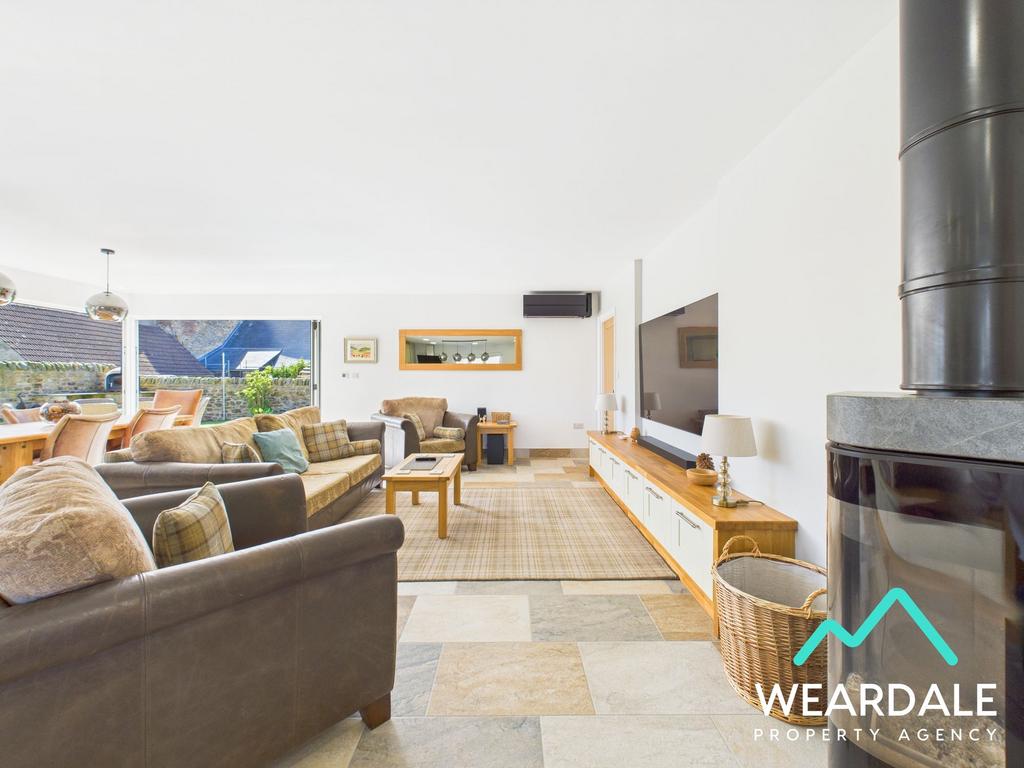Living/Dining Area