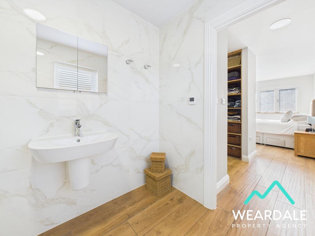 Bedroom 1 En-suite