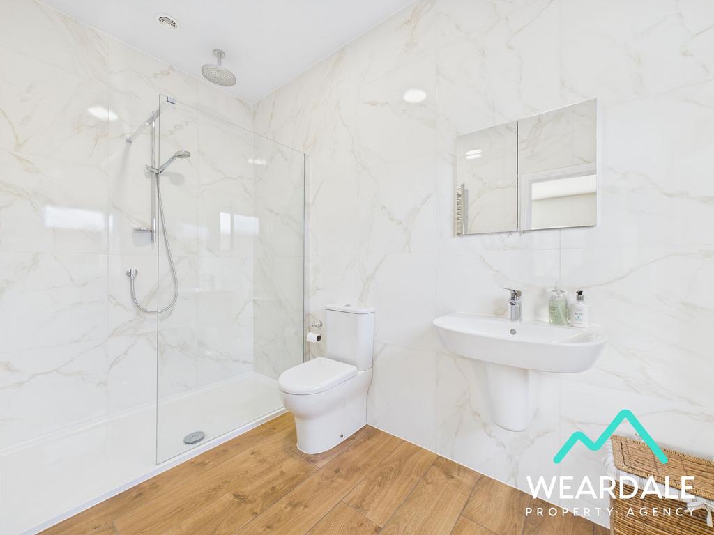 Bedroom 2 En-suite