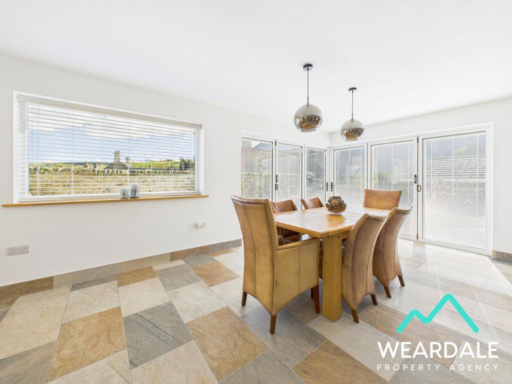 Living/Dining Area