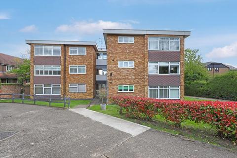2 bedroom apartment for sale, Cedar Close, Buckhurst Hill, IG9
