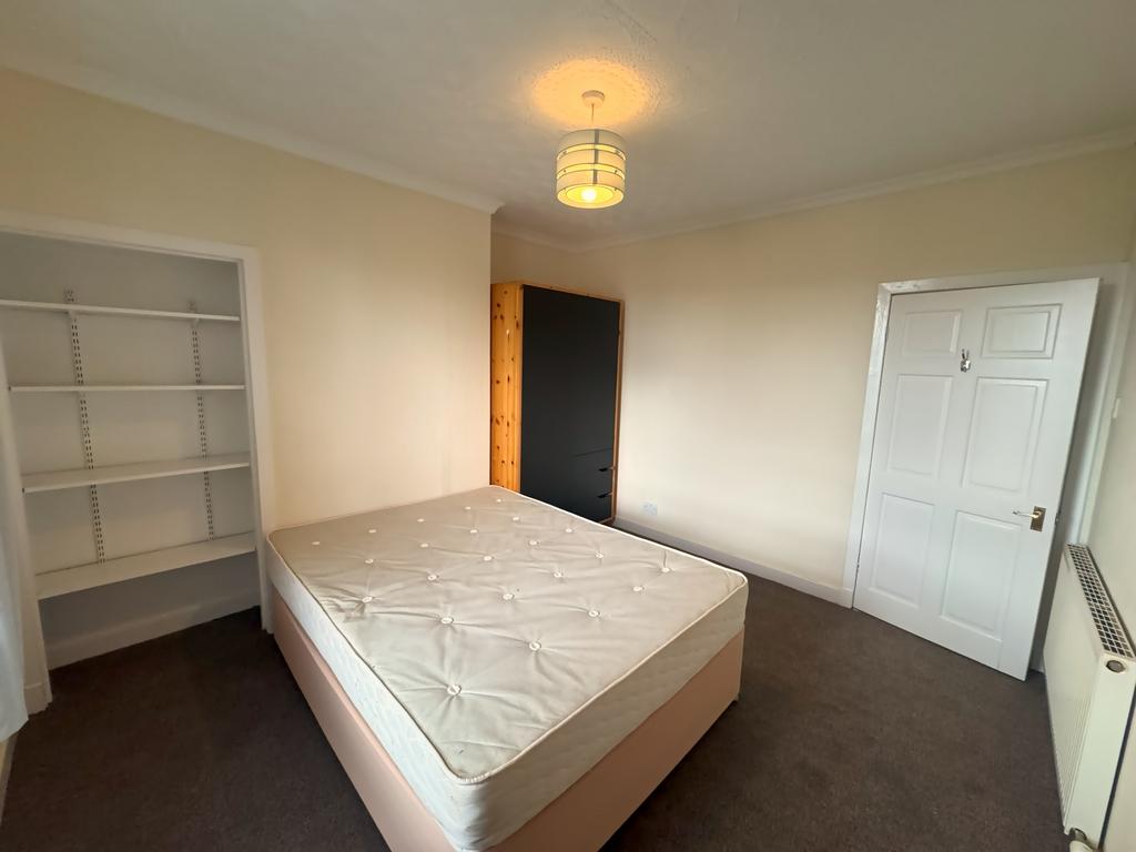 Bed 2 (2)
