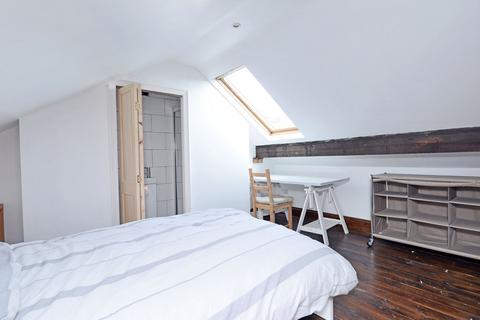 5 bedroom semi-detached house to rent, Hardwick Grove, West Bridgford