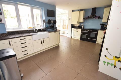 4 bedroom detached house for sale, Clifton Crescent, Solihull B91