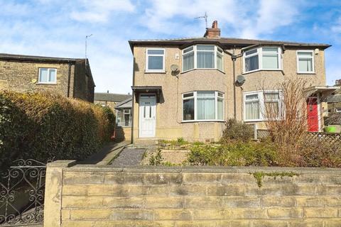 3 bedroom semi-detached house to rent, Albion Road, Bradford BD10