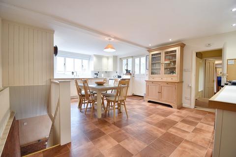 3 bedroom detached house for sale, Grays Court, Louth LN11 0FG