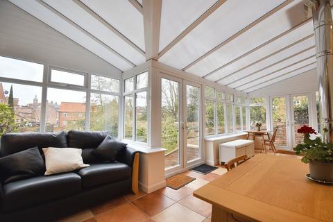3 bedroom detached house for sale, Grays Court, Louth LN11 0FG