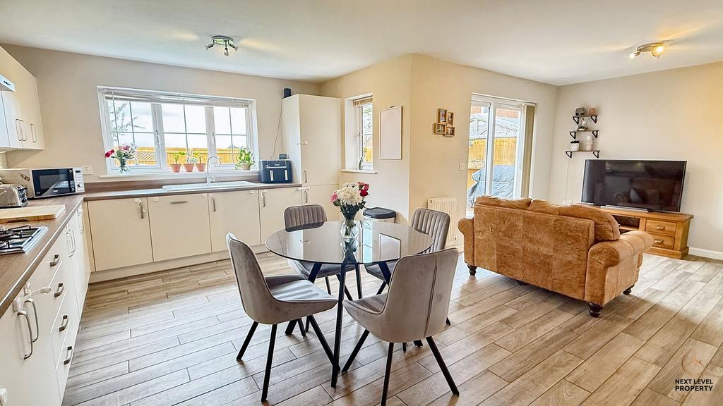 Kitchen/Diner/Family room