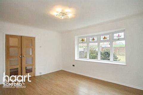 56 Dartfields, Romford, RM3 8DQ