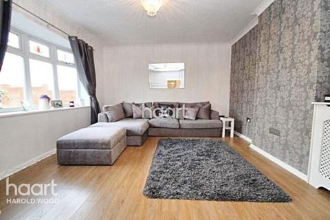 56 Dartfields, Romford, RM3 8DQ