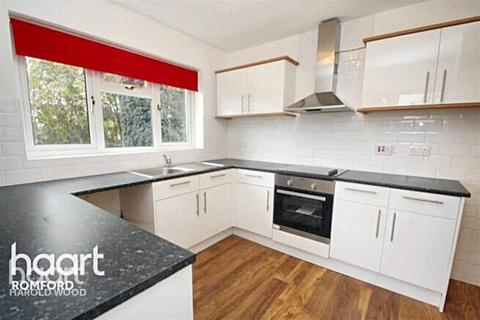 56 Dartfields, Romford, RM3 8DQ
