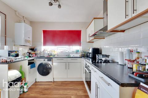 56 Dartfields, Romford, RM3 8DQ