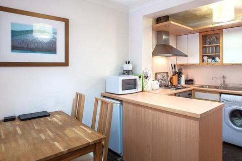 2 bedroom terraced house to rent, LINKFIELD ROAD, ISLEWORTH, V NEAR STATION & SHOPS