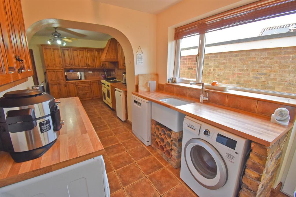 Utility Room 1.jpg