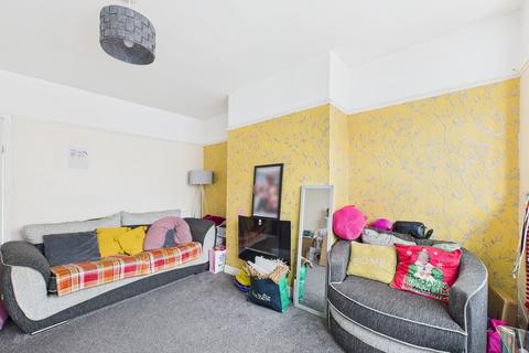 4 Avondale Gardens, Hartlepool, TS24 8NH